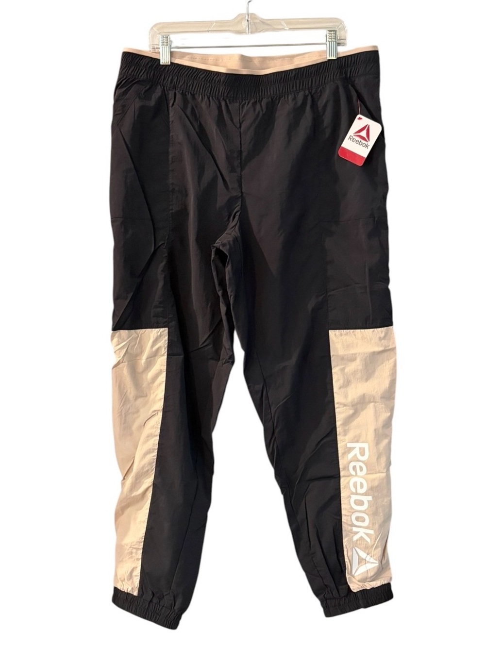 NWT Reebok Women's Black and Cream Colorblock Focus Track X-Large